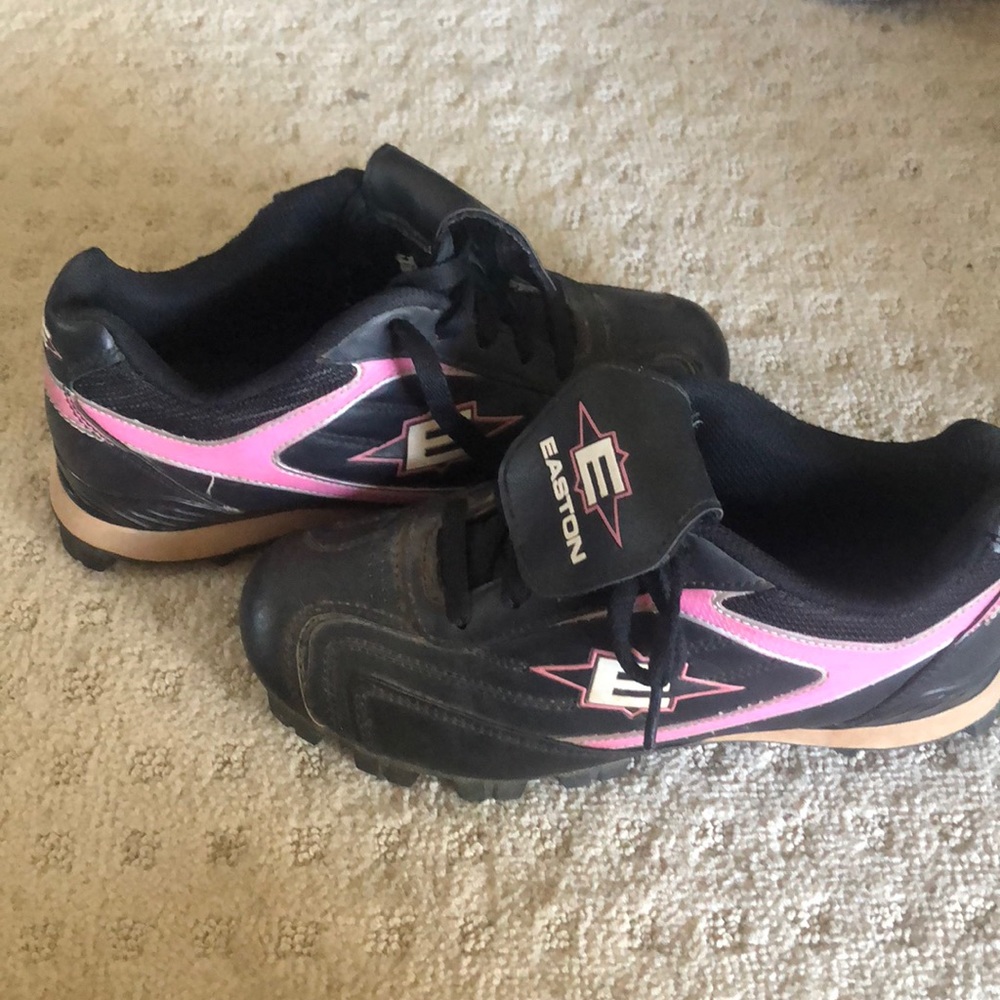 Pink women’s softball cleates